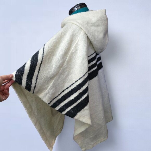 Aritzia Golden By TNA Wool Blend Hooded Cape Poncho - Size Small/Medium - Picture 3 of 9